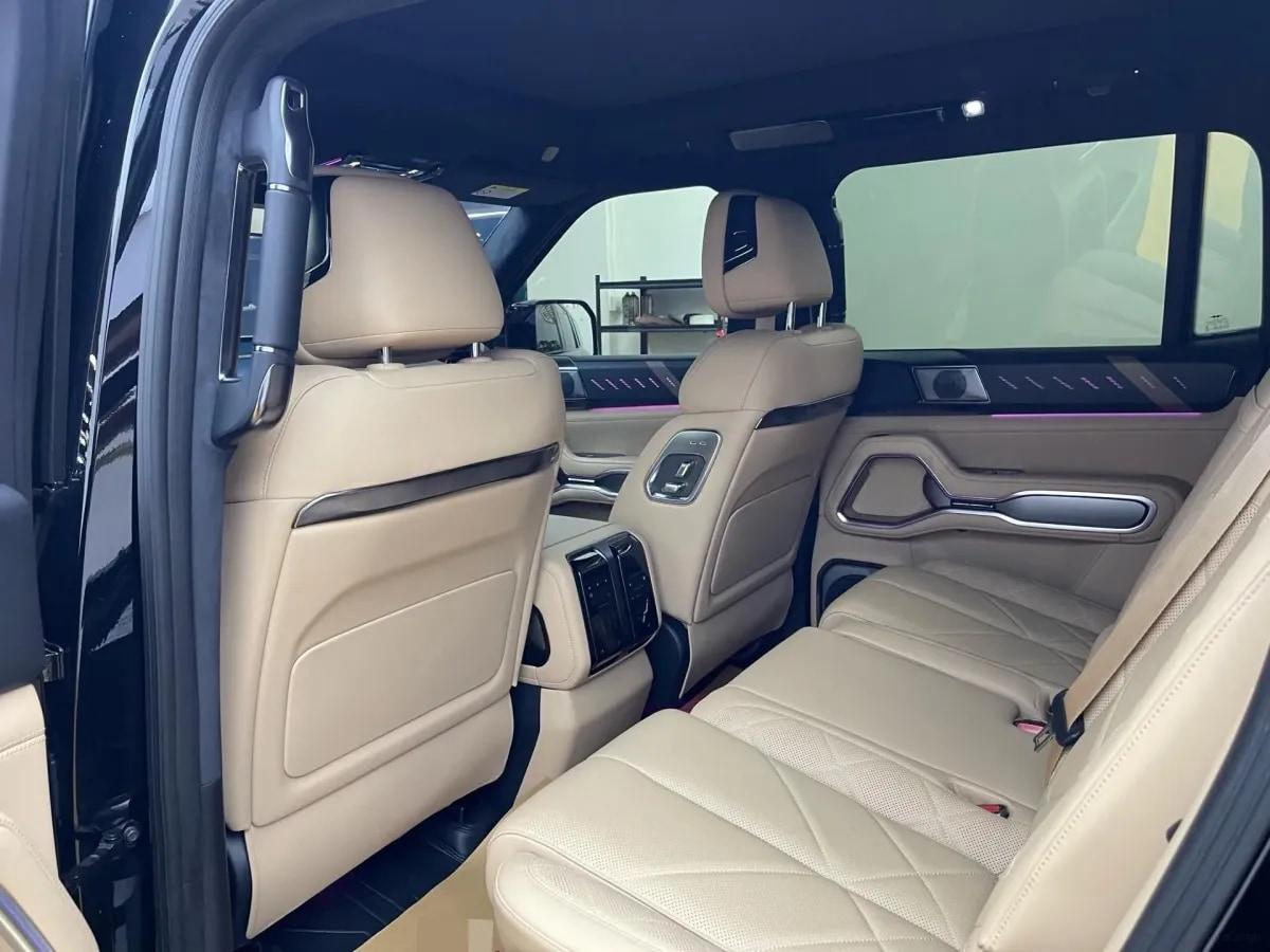 2025 Fang Cheng Bao Bao 8 2.0T 245HP L4 E-CVT PHEV 36.8KWH image 5