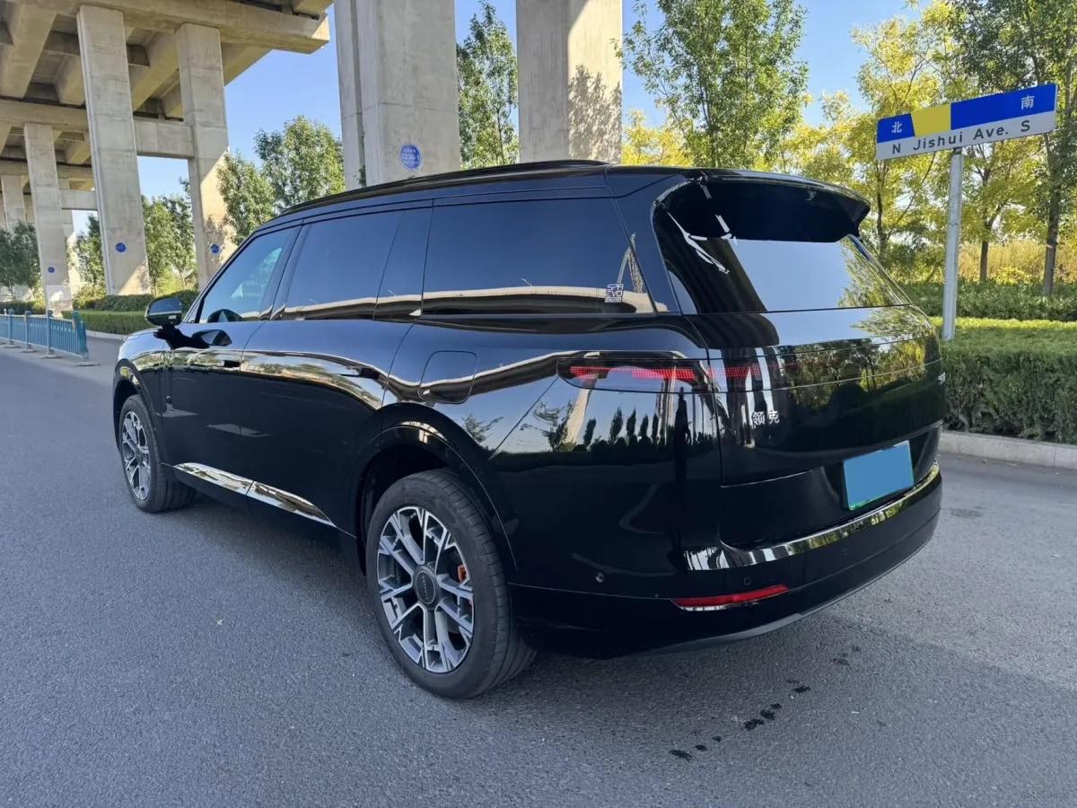2025 LYNK&CO 900 1.5T 190HP L4 3DHT PHEV 44.85KWH 220km image 5