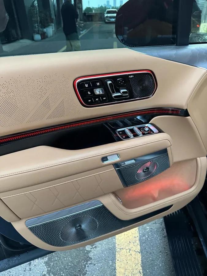 2025 Zeekr 9X 2.0T 279HP L4 1DHT PHEV image 5