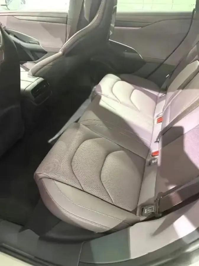2024 Xiaomi SU7 BEV 73.6KWH image 5