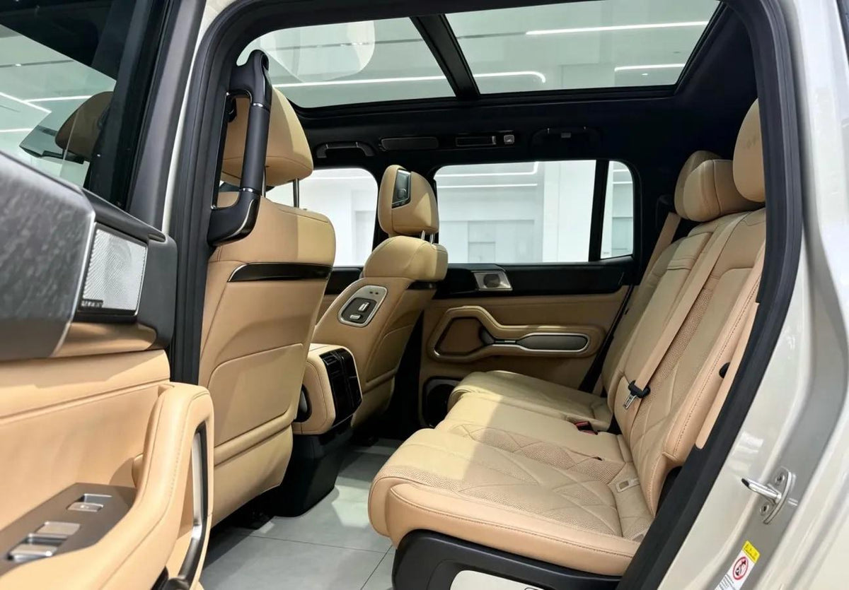 2025 FangChengBao Bao 8 2.0T 245HP L4 E-CVT PHEV 36.8KWH image 5