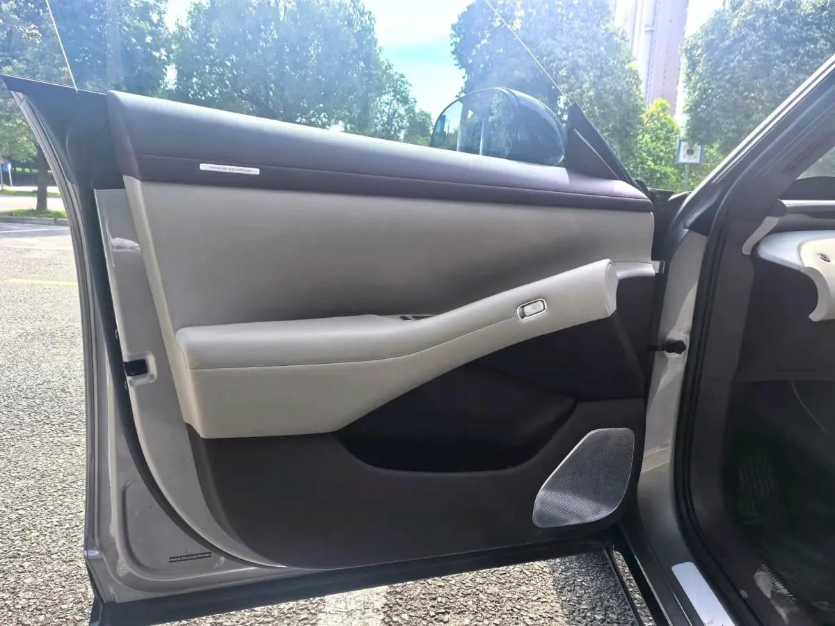 2025 Xiaomi YU7 BEV image 5