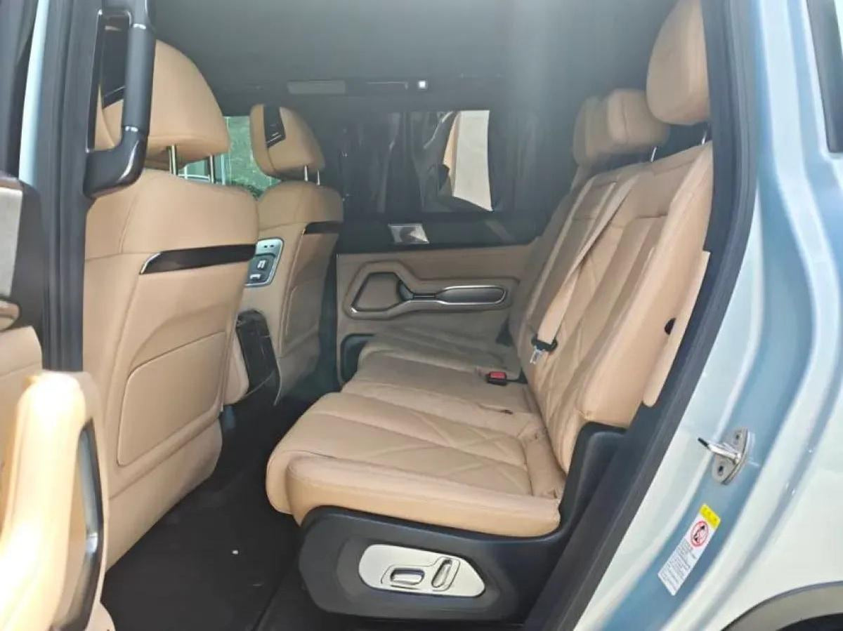 2025 FangChengBao Bao 8 2.0T 245HP L4 E-CVT PHEV 36.8KWH image 5