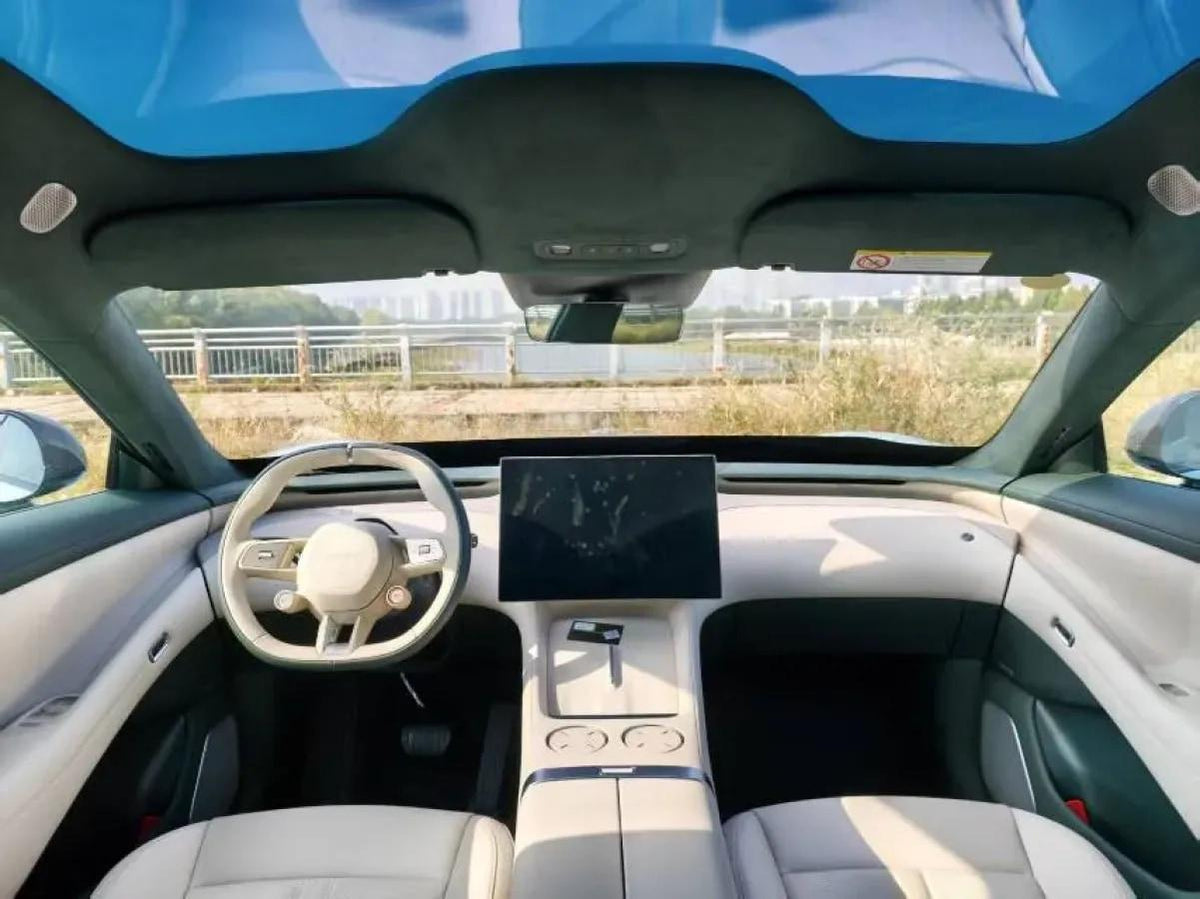 2025 Xiaomi YU7 BEV 101.7KWH 760km image 5