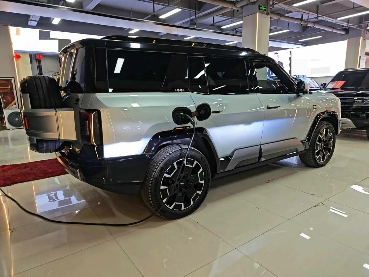 2025 FangChengBao Bao 8 2.0T 245HP L4 E-CVT PHEV 36.8KWH image 5