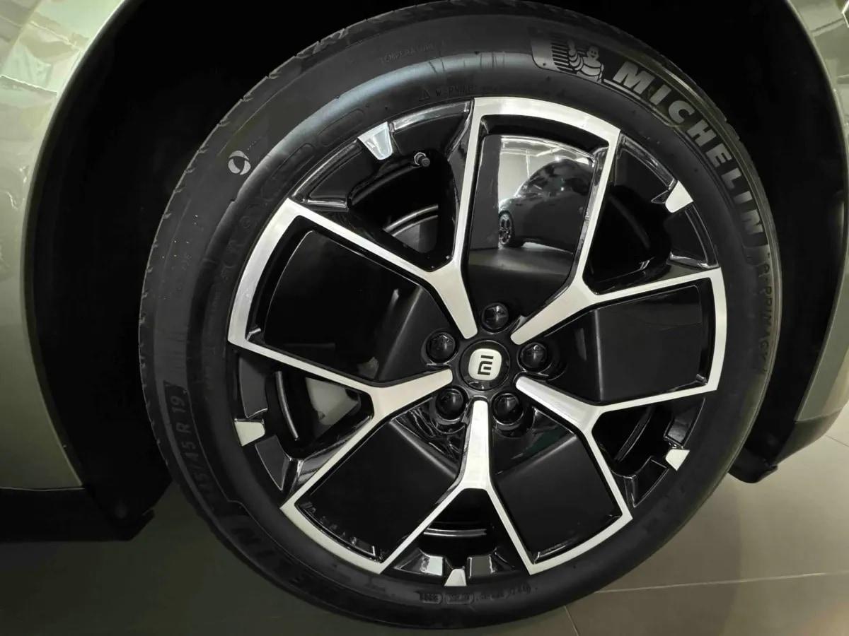 2024 Xiaomi SU7 BEV 73.6KWH 700km image 5
