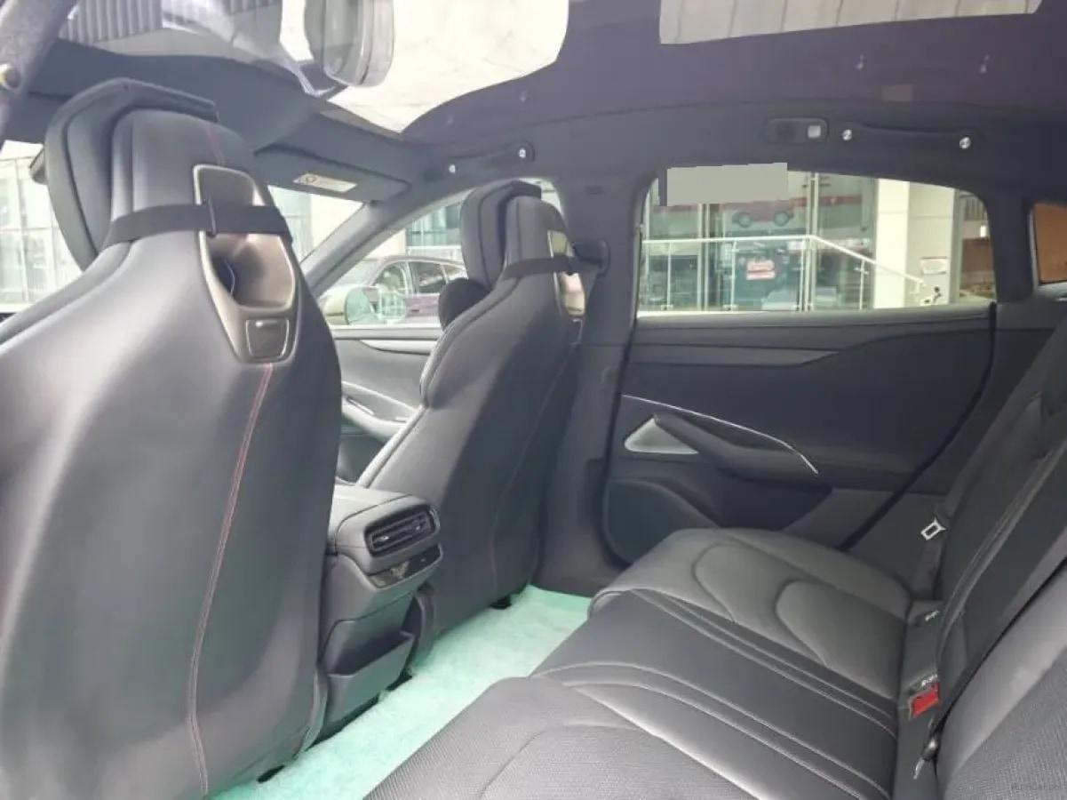 2024 Xiaomi SU7 BEV 73.6KWH image 5