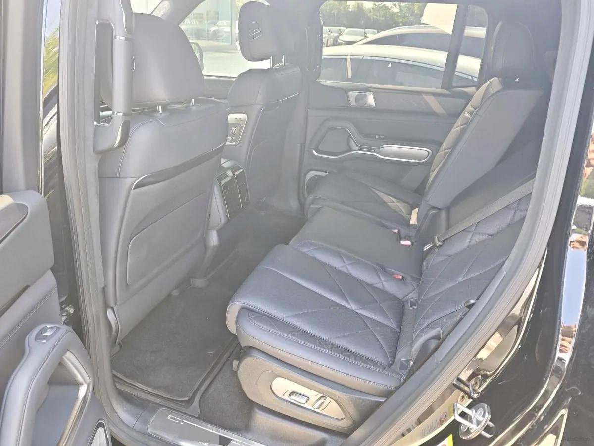 2025 FangChengBao Bao 8 2.0T 245HP L4 E-CVT PHEV 36.8KWH image 5