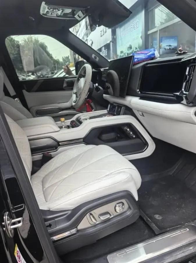 2025 Fang Cheng Bao Bao 8 2.0T 245HP L4 E-CVT PHEV 36.8KWH image 5