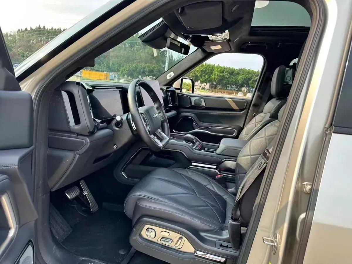 2025 Fang Cheng Bao Bao 8 2.0T 245HP L4 E-CVT PHEV 36.8KWH image 5