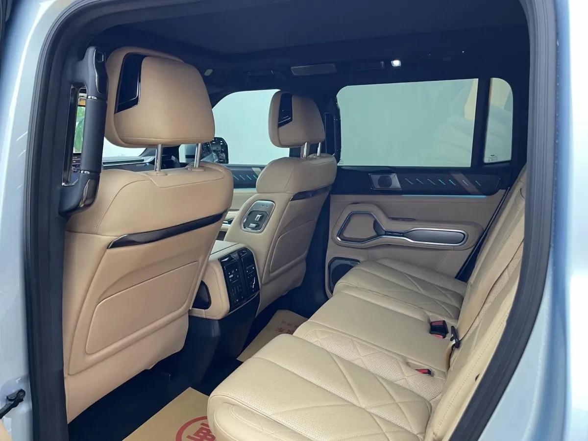 2025 FangChengBao Bao 8 2.0T 245HP L4 E-CVT PHEV 36.8KWH image 5