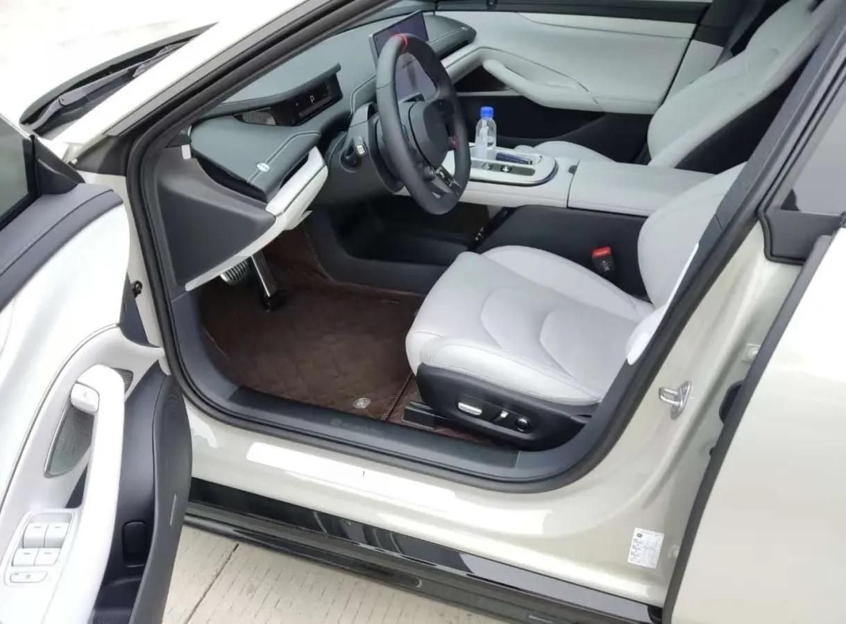 2024 Xiaomi SU7 BEV 73.6KWH image 5