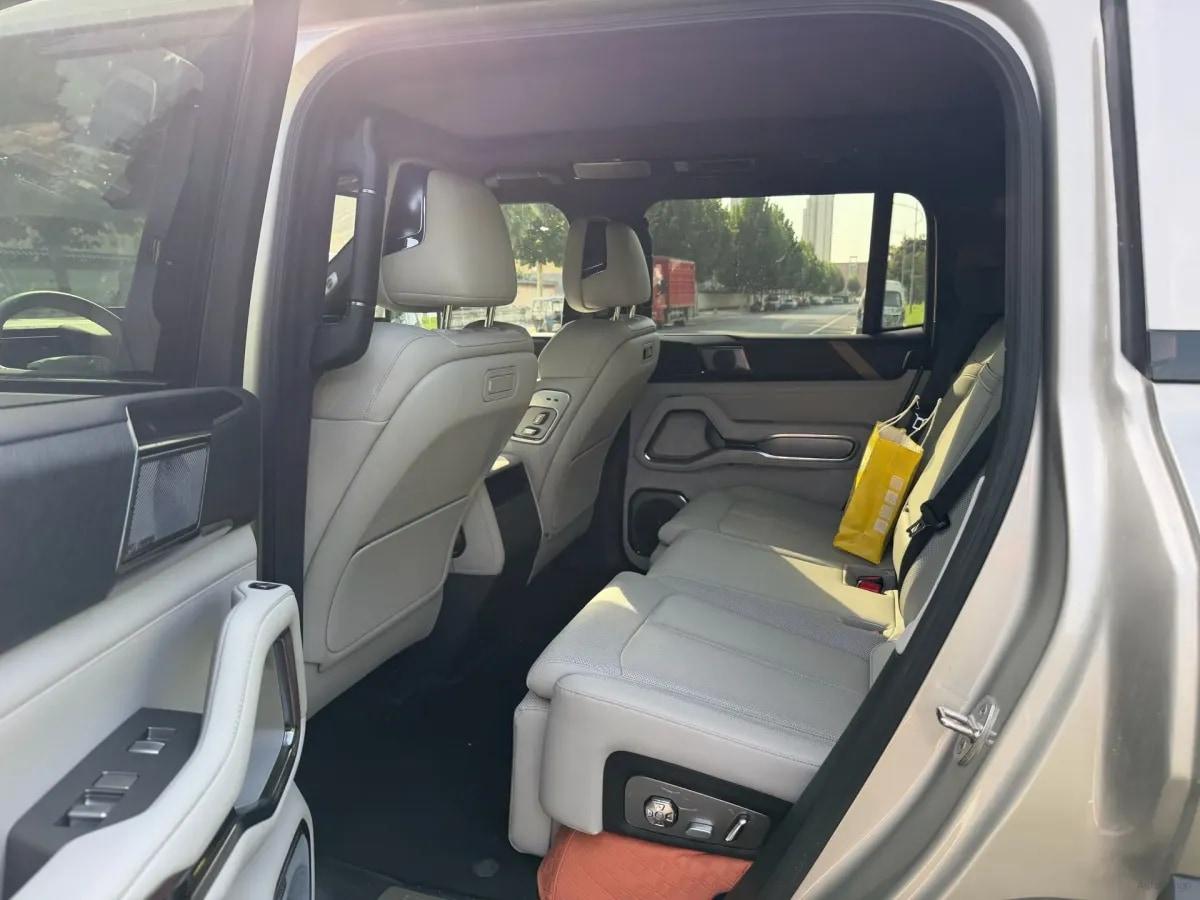 2025 Fang Cheng Bao Bao 8 2.0T 245HP L4 E-CVT PHEV 36.8KWH image 5