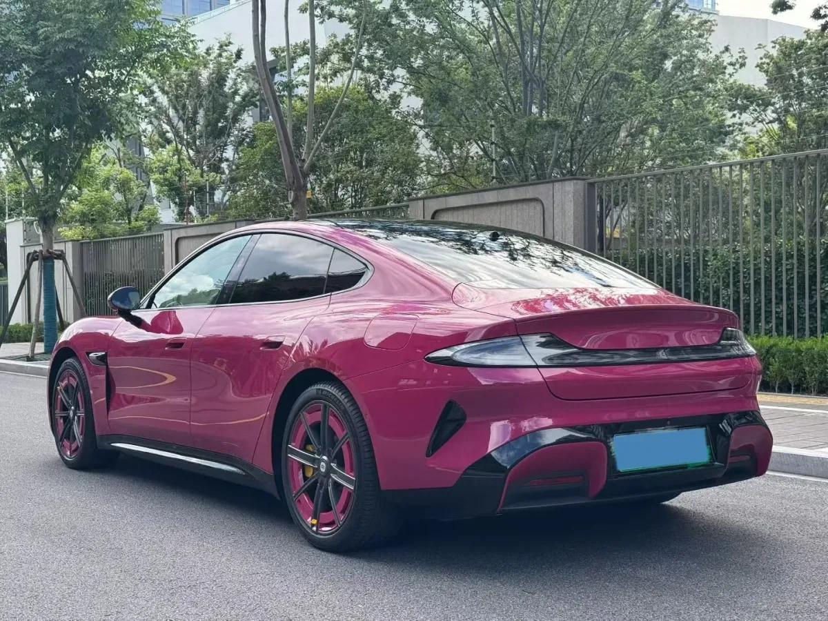 2024 Xiaomi SU7 BEV 73.6KWH image 5