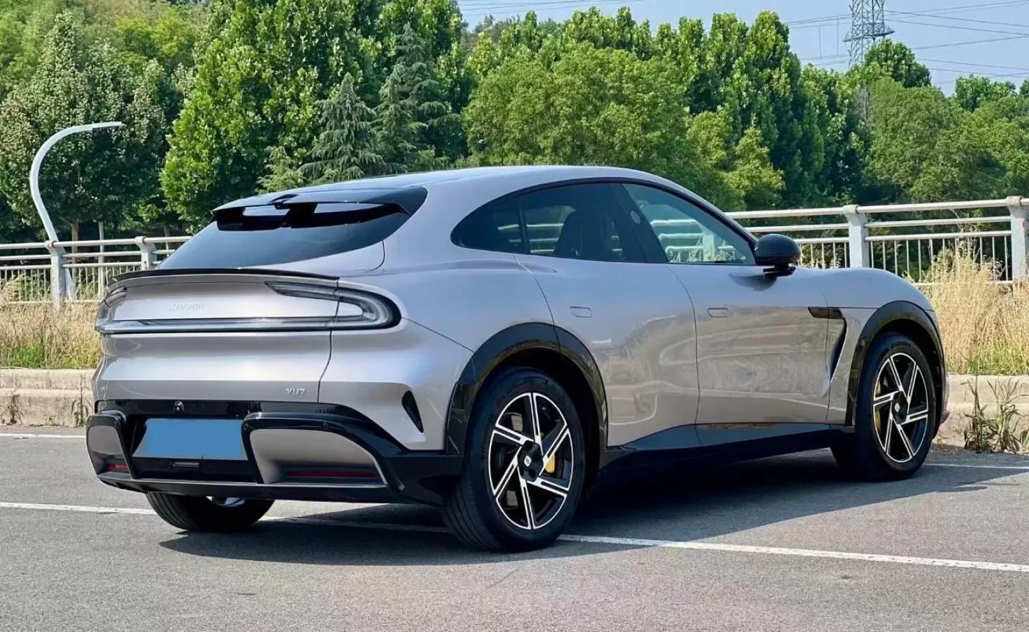 2025 Xiaomi YU7 BEV image 5