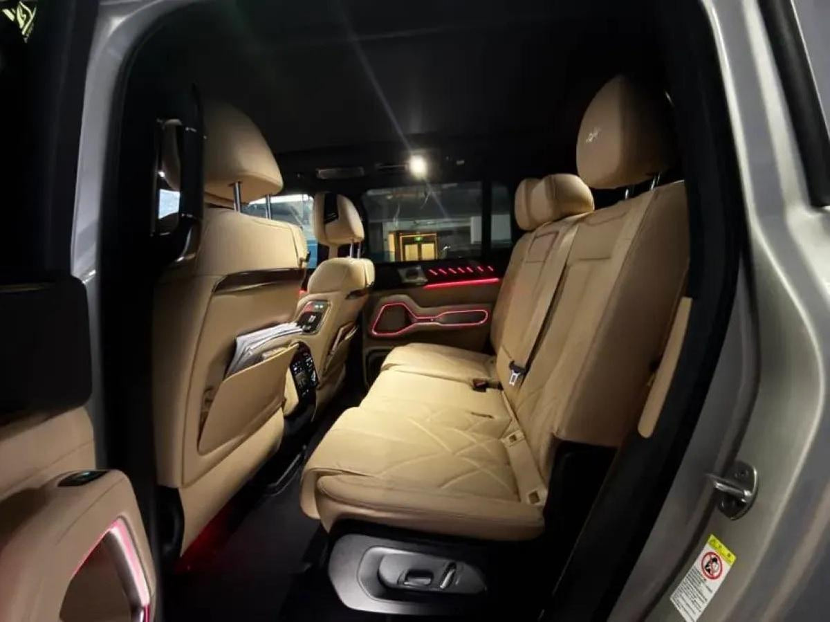 2025 FangChengBao Bao 8 2.0T 245HP L4 E-CVT PHEV 36.8KWH image 5