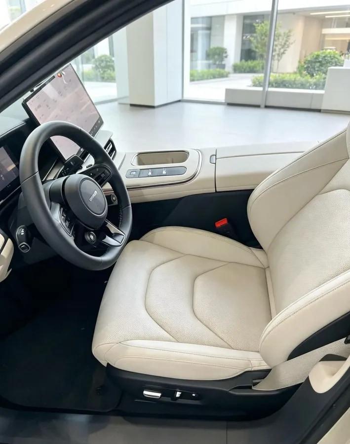 2024 Xiaomi SU7 BEV 73.6KWH image 5