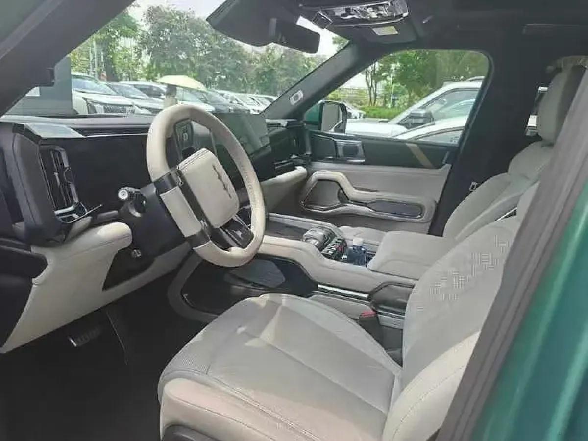 2025 FangChengBao Bao 8 2.0T 245HP L4 E-CVT PHEV 36.8KWH image 5