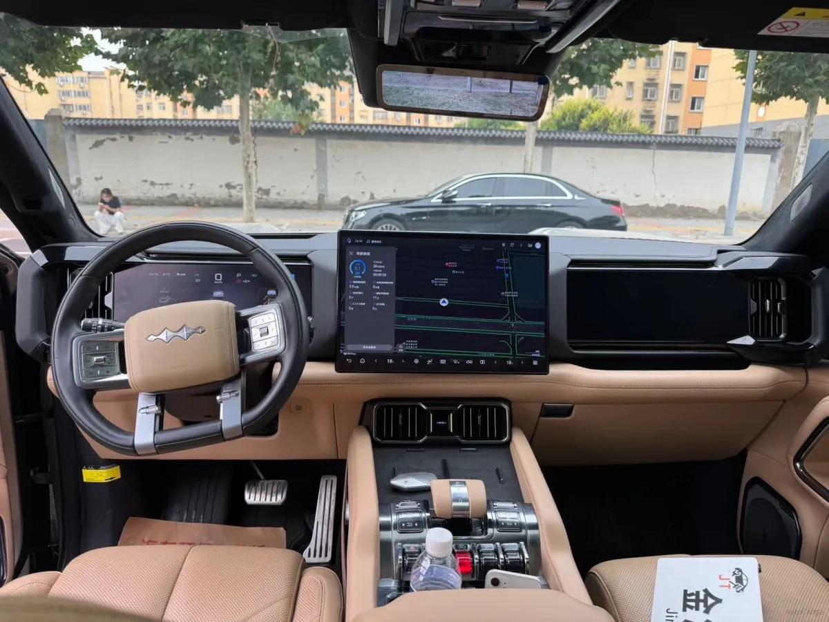 2025 Fang Cheng Bao Bao 8 2.0T 245HP L4 E-CVT PHEV 36.8KWH image 5