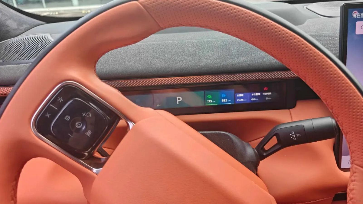 2025 LYNK&CO 900 2.0T 254HP L4 3DHT PHEV 52.38KWH 280km image 5