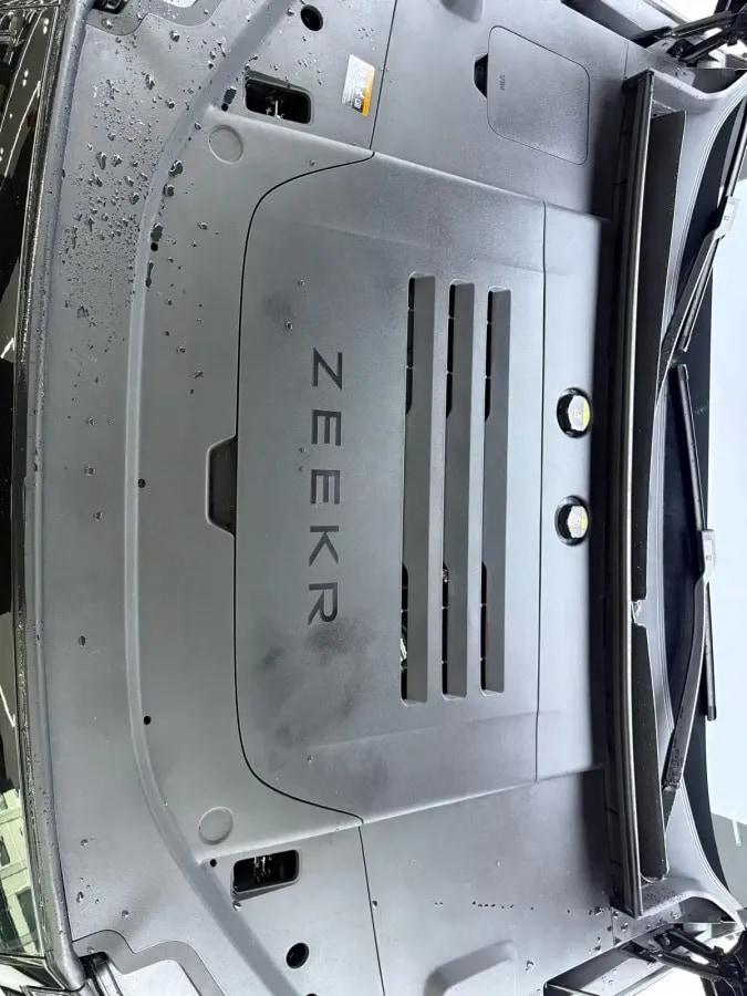 2025 Zeekr 9X 2.0T 279HP L4 1DHT PHEV image 5