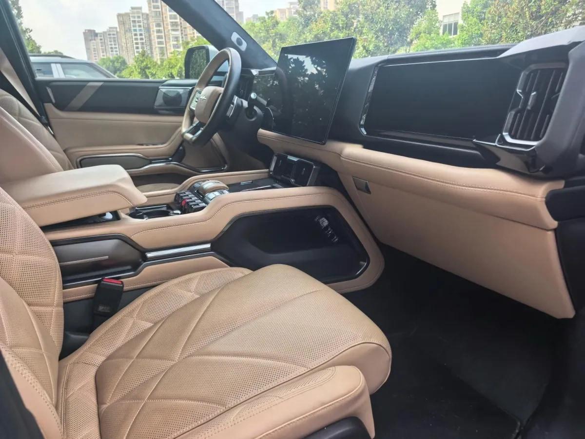 2025 FangChengBao Bao 8 2.0T 245HP L4 E-CVT PHEV 36.8KWH image 5