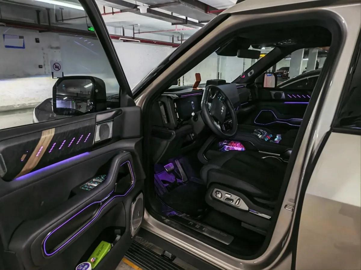 2025 FangChengBao Bao 8 2.0T 245HP L4 E-CVT PHEV 36.8KWH image 5