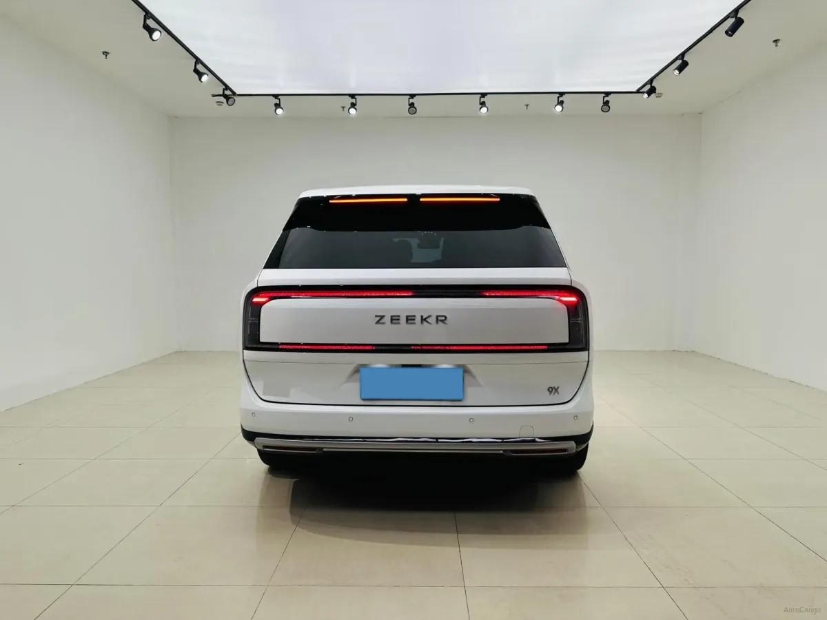 2025 Zeekr 9X 2.0T 279HP L4 1DHT PHEV image 5