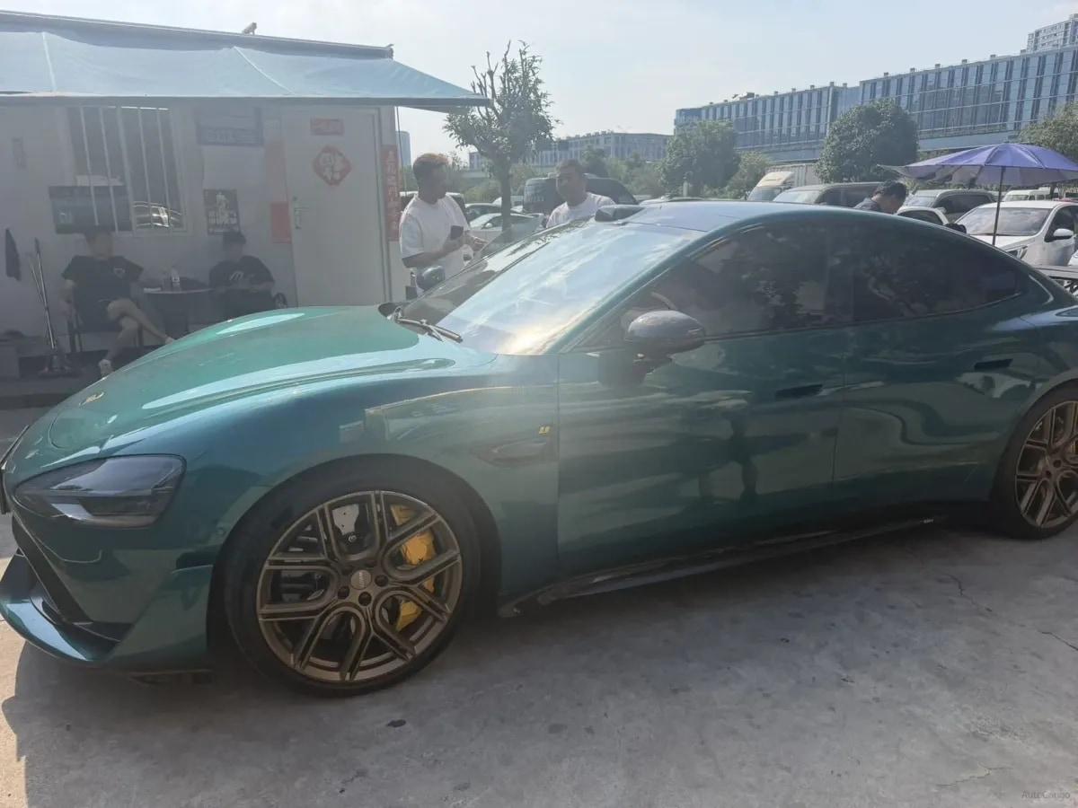 2025 Xiaomi SU7 Ultra BEV 93.7KWH 630km image 5