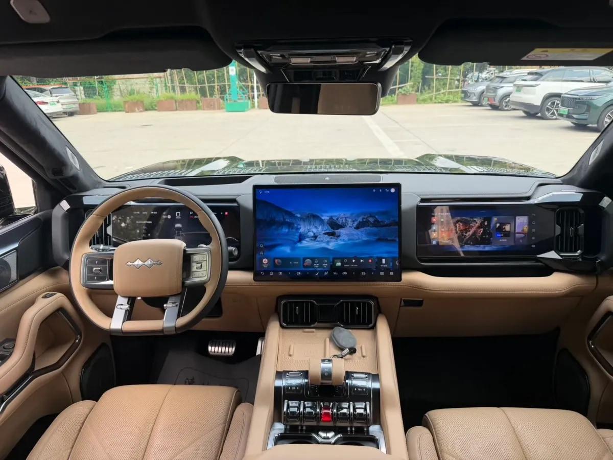 2025 FangChengBao Bao 8 2.0T 245HP L4 E-CVT PHEV 36.8KWH image 5