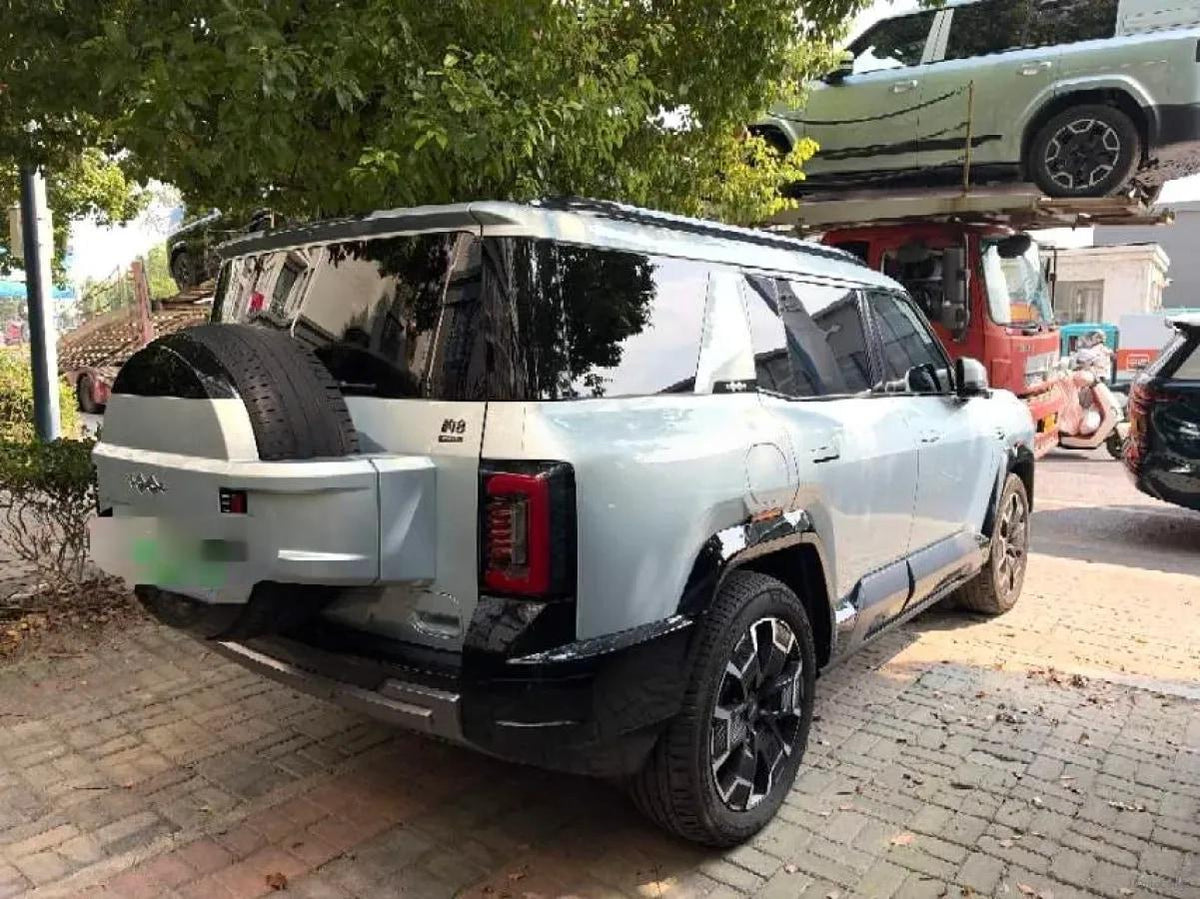 2025 Fang Cheng Bao Bao 8 2.0T 245HP L4 E-CVT PHEV 36.8KWH image 5