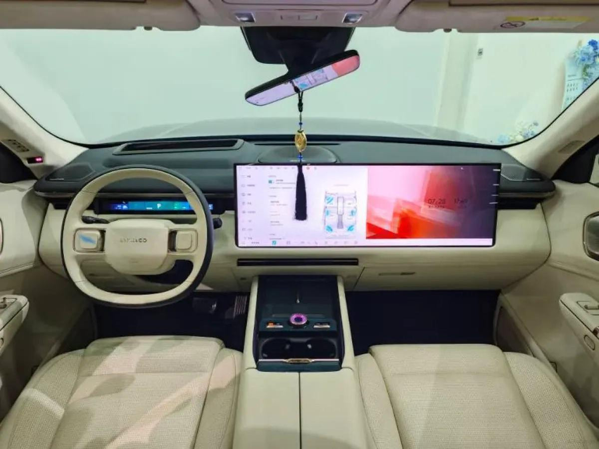 2025 LYNK&CO 900 2.0T 254HP L4 3DHT PHEV image 5