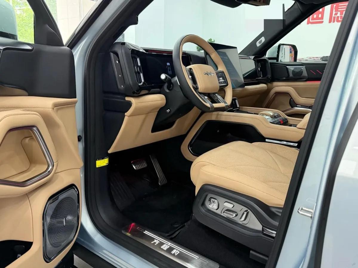 2025 FangChengBao Bao 8 2.0T 245HP L4 E-CVT PHEV 36.8KWH image 5