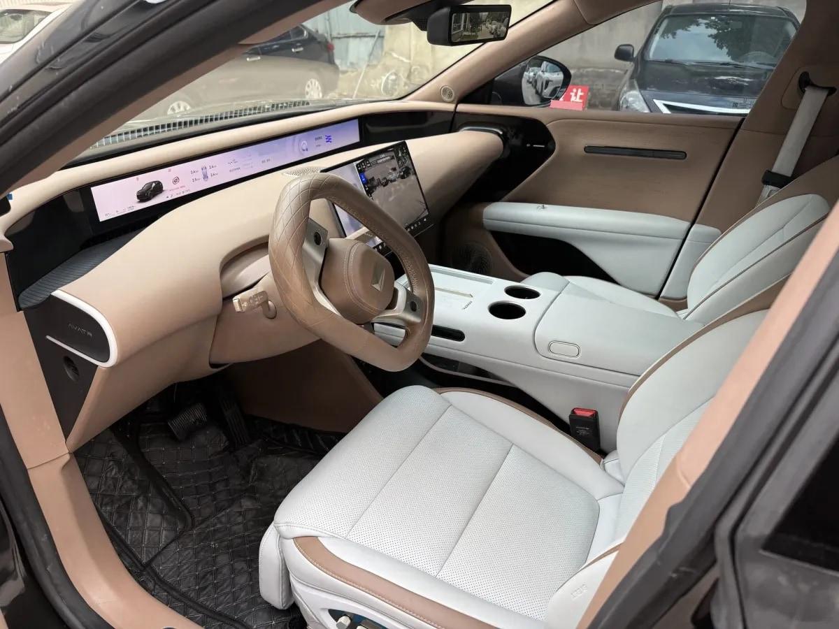 2024 Avatr 07 BEV 82.16KWH 650km image 5