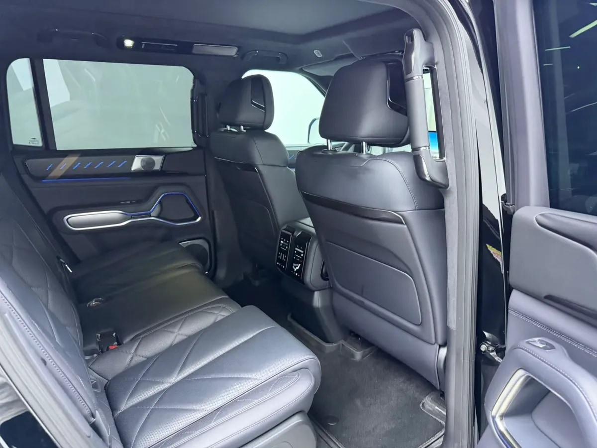 2025 Fang Cheng Bao Bao 8 2.0T 245HP L4 E-CVT PHEV 36.8KWH image 5