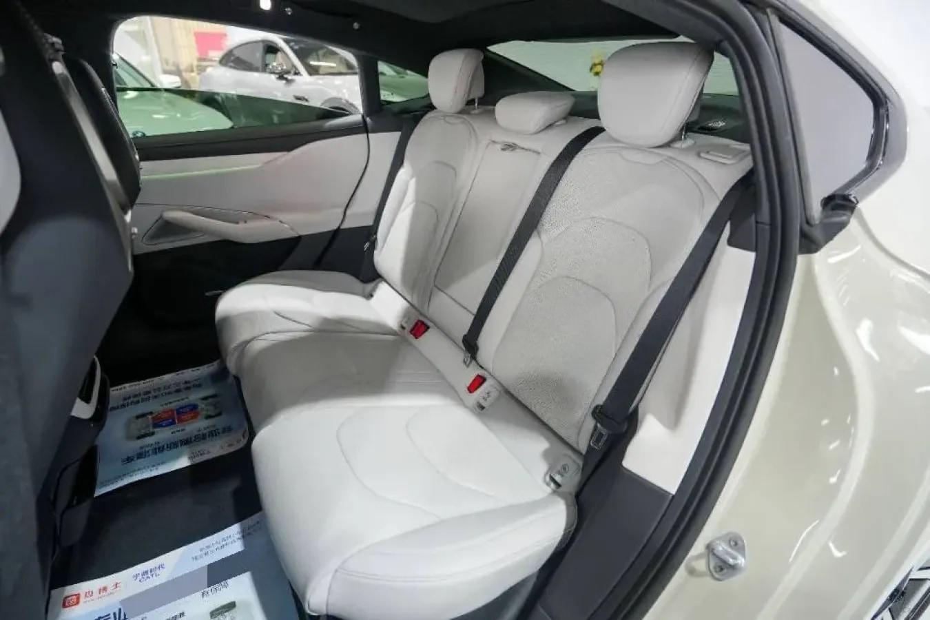 2024 Xiaomi SU7 BEV 94.3KWH image 5