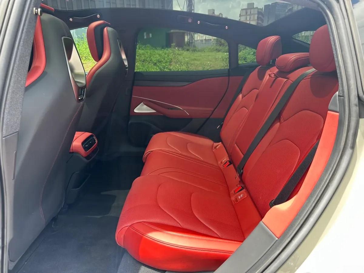 2024 Xiaomi SU7 BEV 94.3KWH image 5