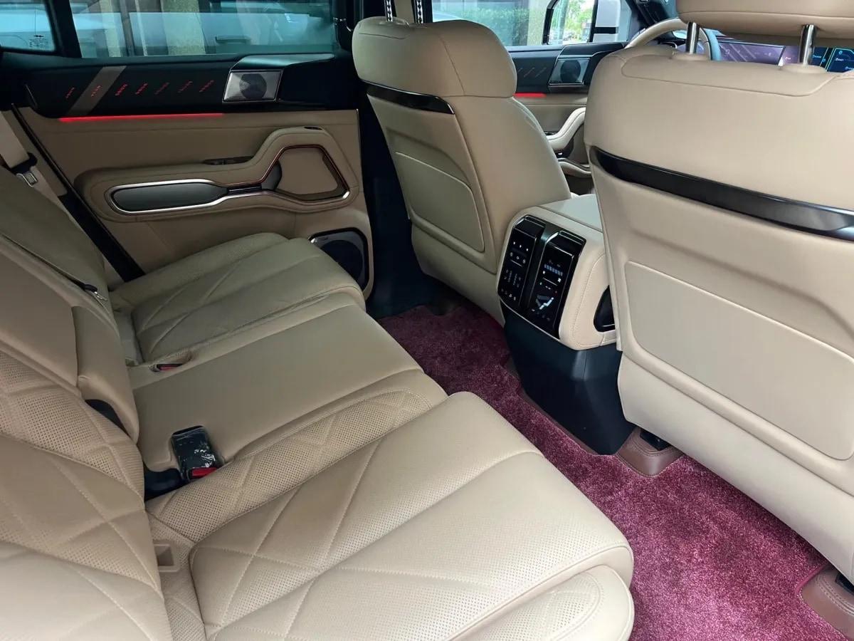 2025 FangChengBao Bao 8 2.0T 245HP L4 E-CVT PHEV 36.8KWH image 5