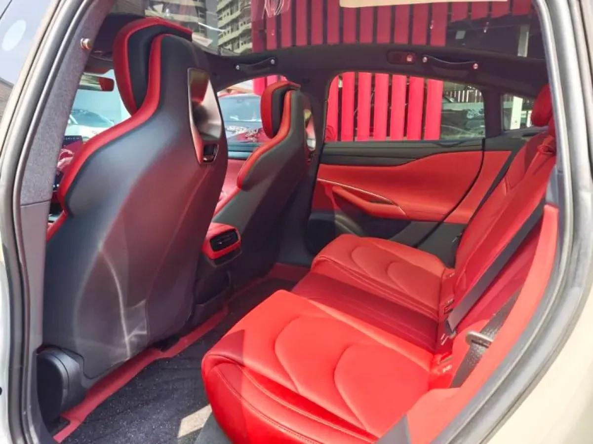 2024 Xiaomi SU7 BEV 73.6KWH image 5