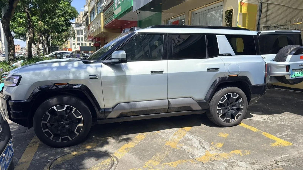 2025 FangChengBao Bao 8 2.0T 245HP L4 E-CVT PHEV 36.8KWH image 5