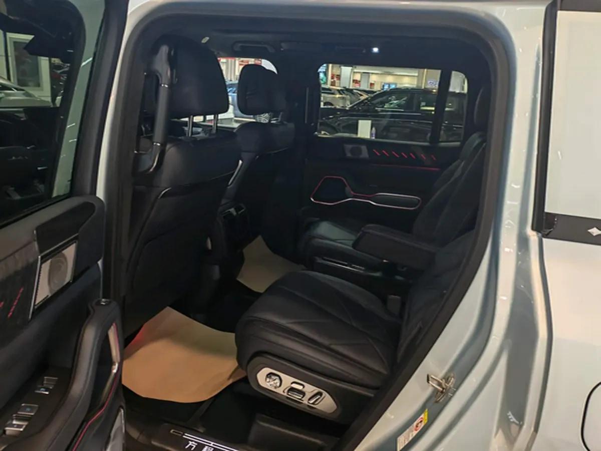 2025 FangChengBao Bao 8 2.0T 245HP L4 E-CVT PHEV 36.8KWH image 5