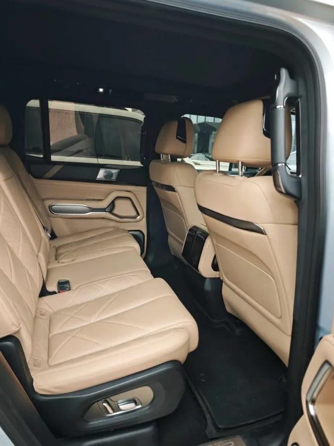 2025 FangChengBao Bao 8 2.0T 245HP L4 E-CVT PHEV 36.8KWH image 5