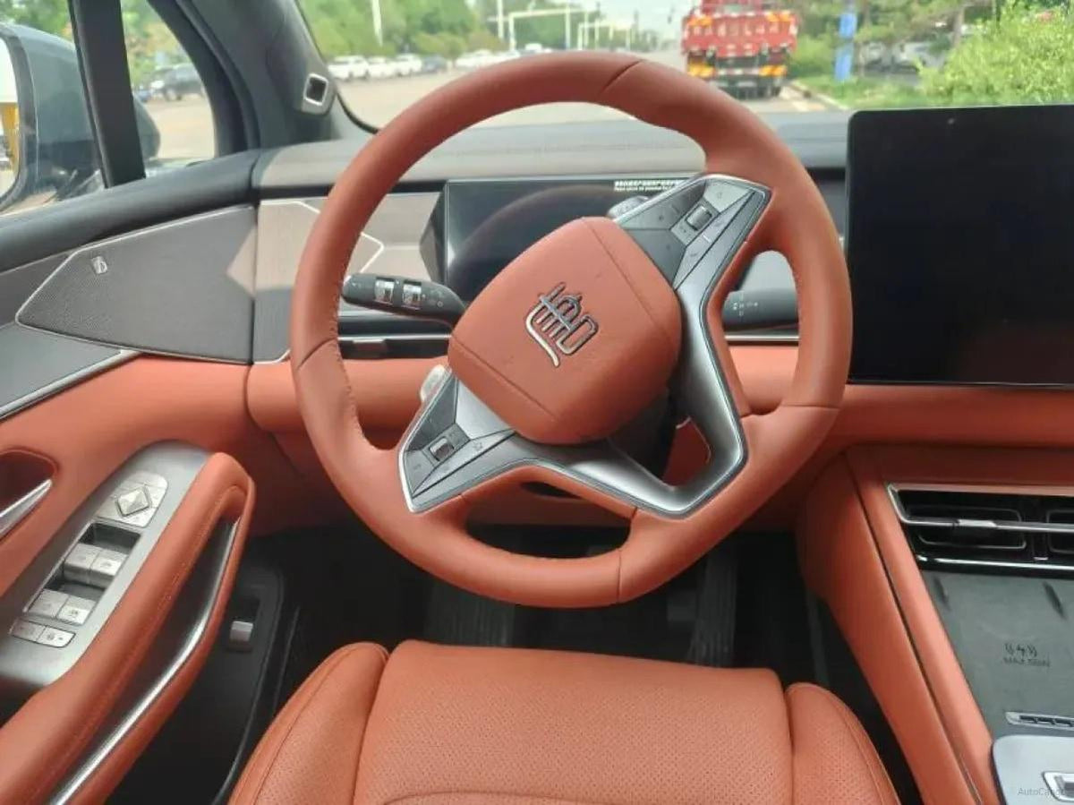 2025 BYD Tang L 1.5T 156HP L4 E-CVT PHEV image 5