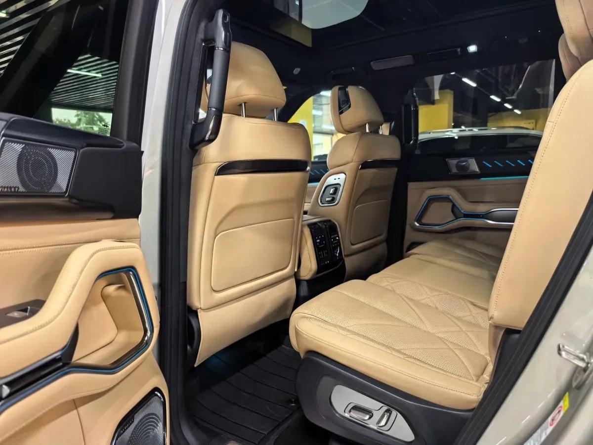 2025 Fang Cheng Bao Bao 8 2.0T 245HP L4 E-CVT PHEV 36.8KWH image 5