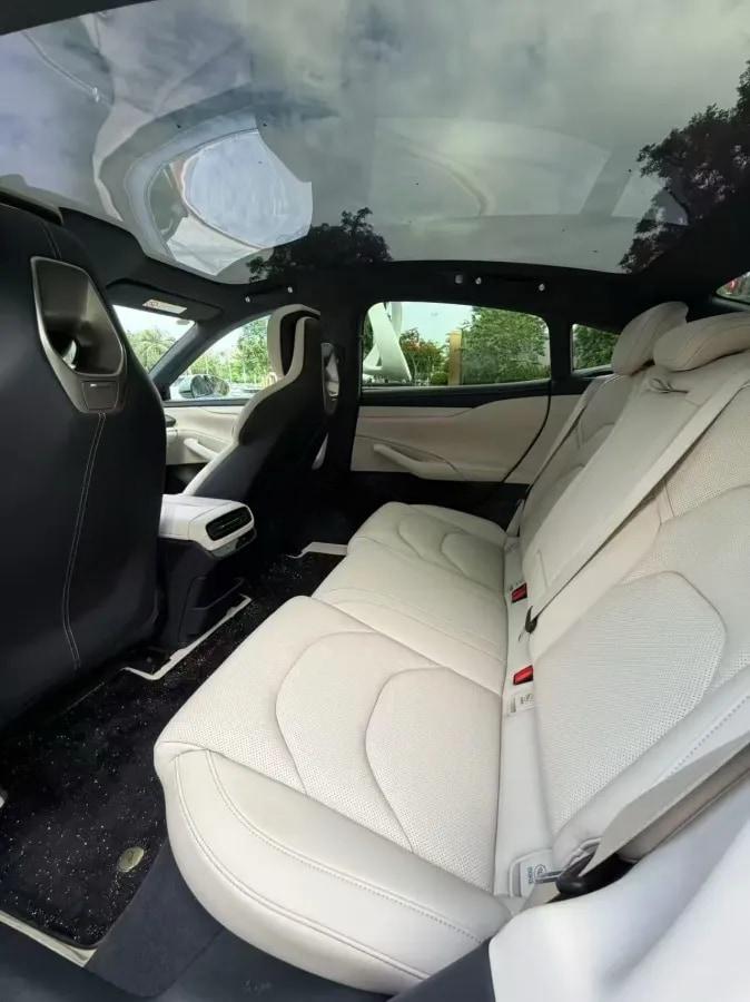 2024 Xiaomi SU7 BEV 73.6KWH image 6