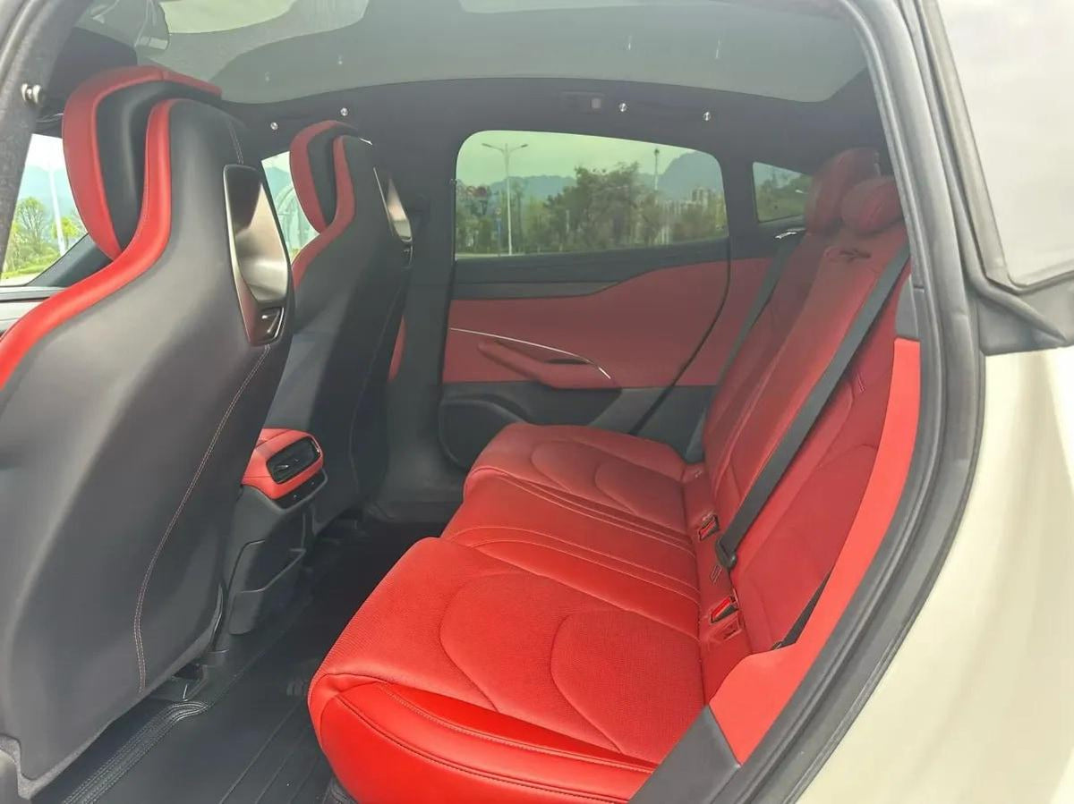 2024 Xiaomi SU7 BEV 73.6KWH 700km image 6