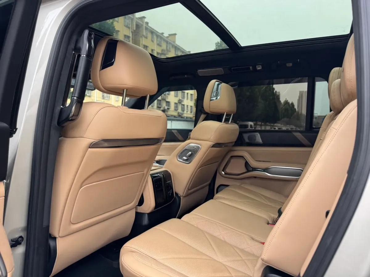 2025 Fang Cheng Bao Bao 8 2.0T 245HP L4 E-CVT PHEV 36.8KWH image 6