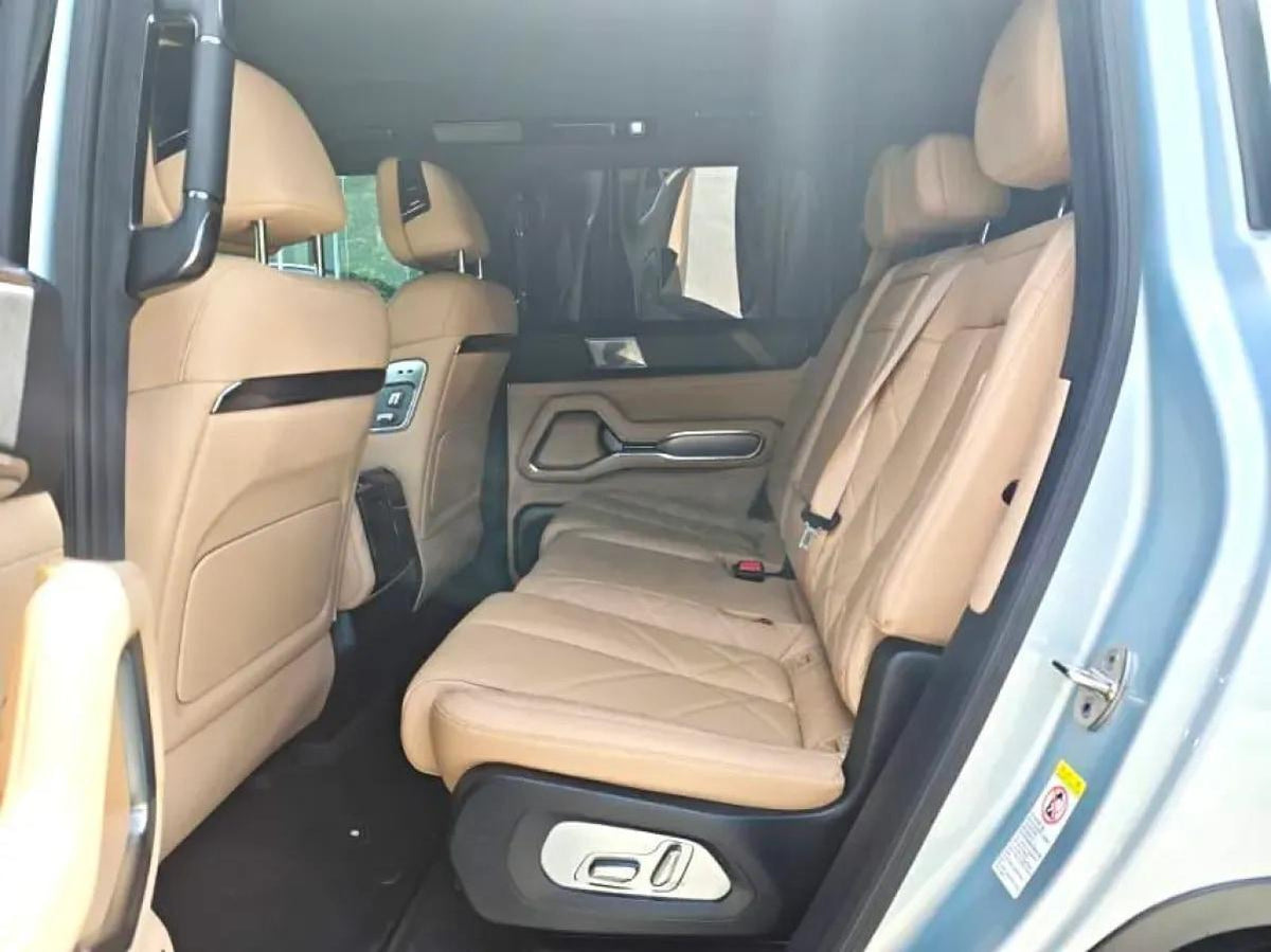 2025 FangChengBao Bao 8 2.0T 245HP L4 E-CVT PHEV 36.8KWH image 6