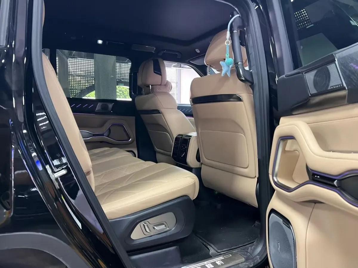 2025 FangChengBao Bao 8 2.0T 245HP L4 E-CVT PHEV 36.8KWH image 6