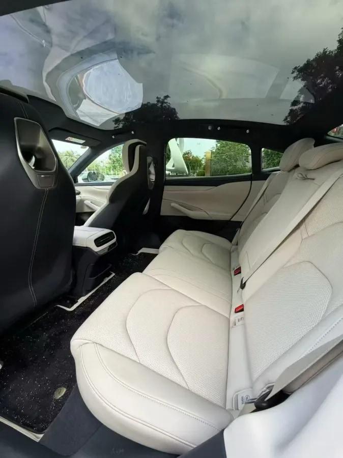 2024 Xiaomi SU7 BEV 73.6KWH image 6